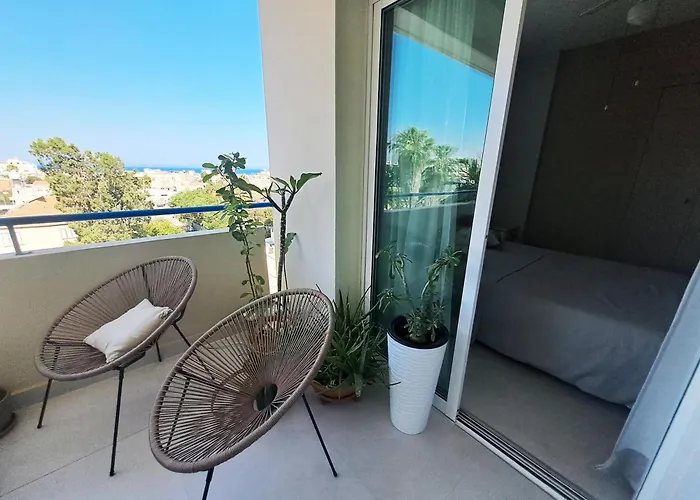 Sea View Floral - 2 Bedroom Apartament *