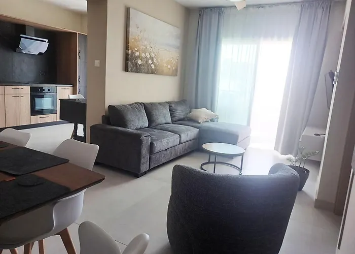 Sea View Floral - 2 Bedroom Apartament *