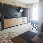 Apartament Sea View Floral - Swimming Pool- 2 Bedroom Larnaca