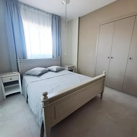 Sea View Floral - 2 Bedroom, Swimming Pool Apartment Larnaca