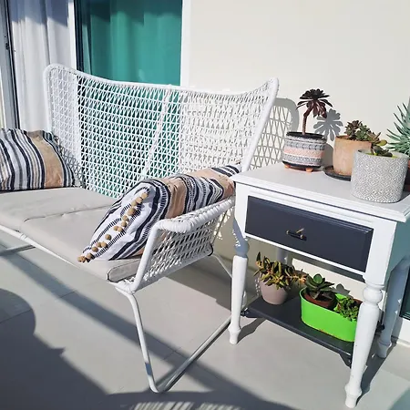 Sea View Floral - Swimming Pool- 2 Bedroom Larnaca