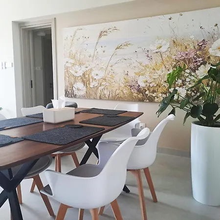 Apartment Sea View Floral - 2 Bedroom, Swimming Pool