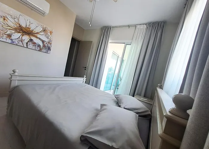 Apartamento Sea View Floral - 2 Bedroom Lárnaca