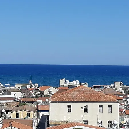 Sea View Floral - 2 Bedroom, Swimming Pool *
